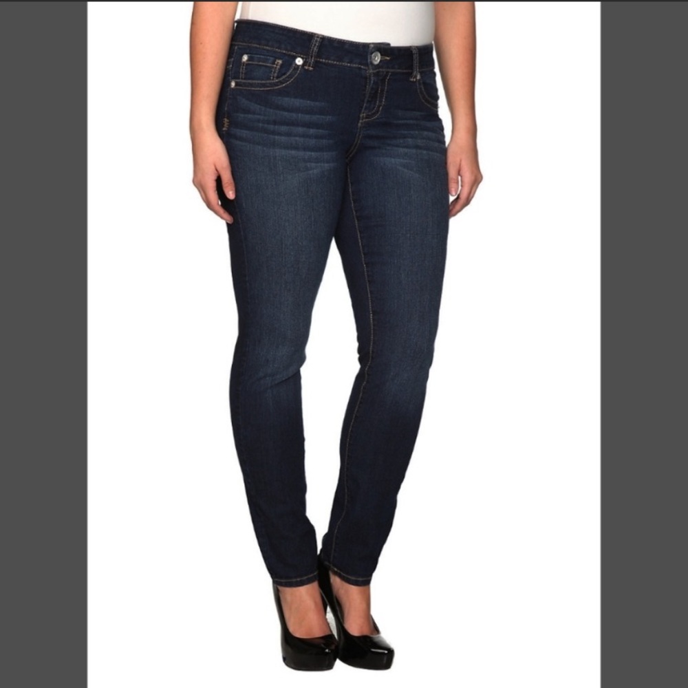 NWT Torrid Dark Wash Skinny Jean Size 10 Tall